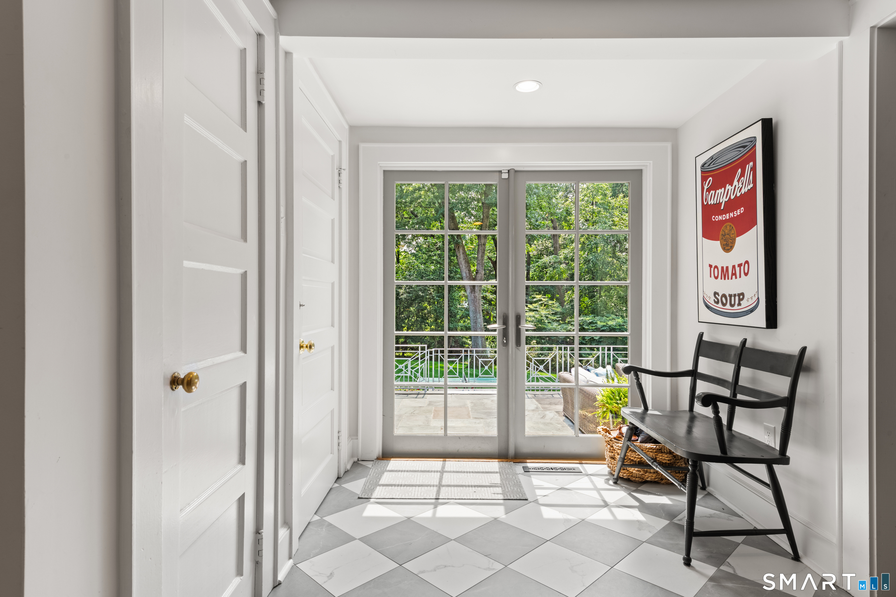 1123 Round Hill Road Fairfield, CT 06824 - Photo 17 of 37 Gallery Image 17