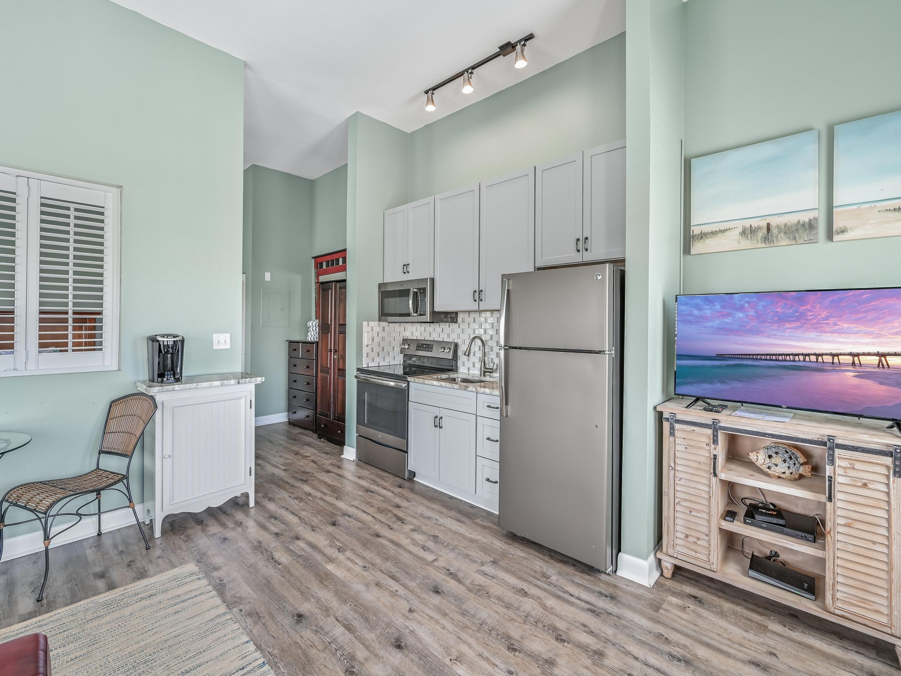 37 Town Center Loop, Unit 418 Santa Rosa Beach, FL 32459 - Photo 17 of 19 Kitchen / Living Area