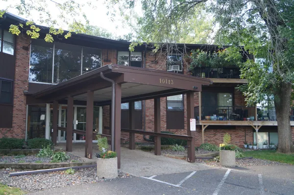 $75,000 | 10113 West 34th Street, Unit 338, Hopkins, MN 55305