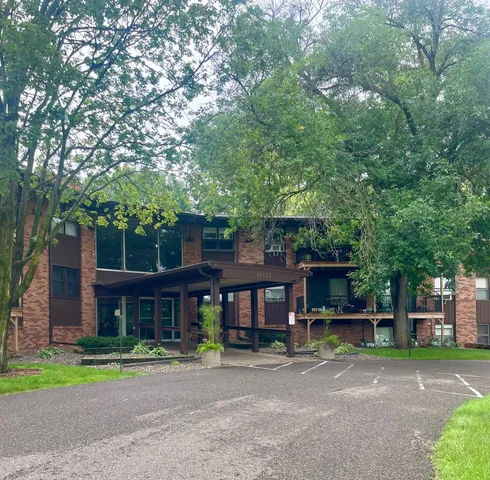 $85,000 | 10113 West 34th Street, Unit 338, Hopkins, MN 55305