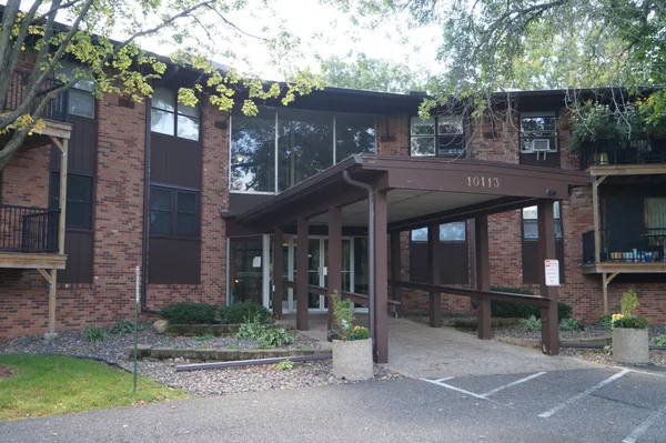 $75,000 | 10113 West 34th Street, Unit 338, Hopkins, MN 55305