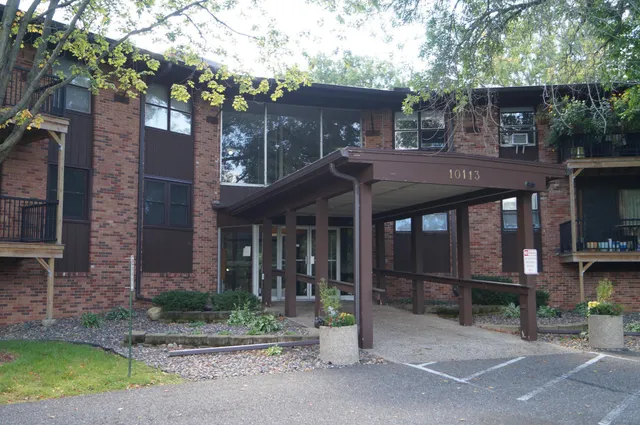 $85,000 | 10113 West 34th Street, Unit 338, Hopkins, MN 55305