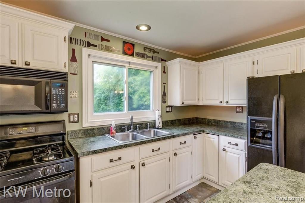 31243 Folsom Road Farmington, MI 48336 - Photo 7 of 20