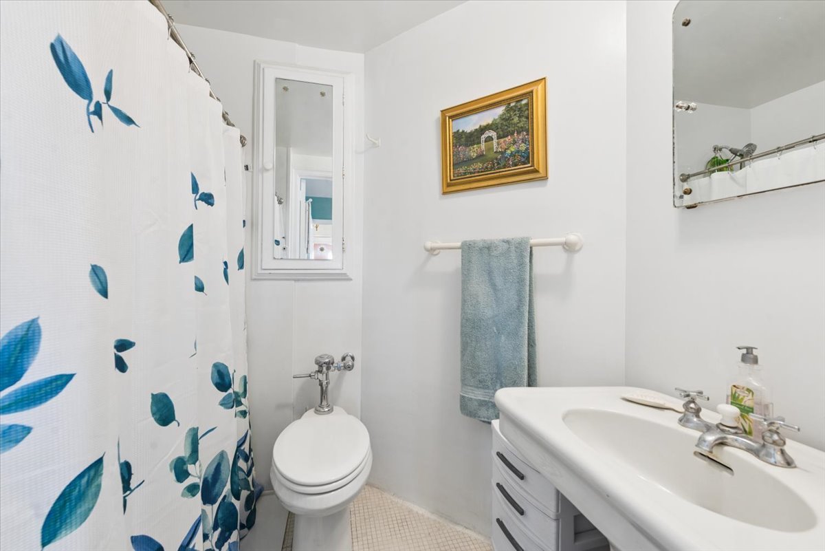 5555 North Sheridan Road, Unit 515 Chicago, IL 60640 - Photo 18 of 29