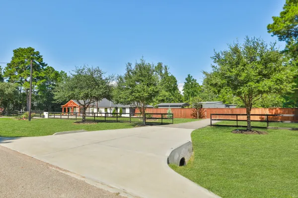 $1,095,000 | 40418 Rolling Forest Drive, Magnolia, TX 77354