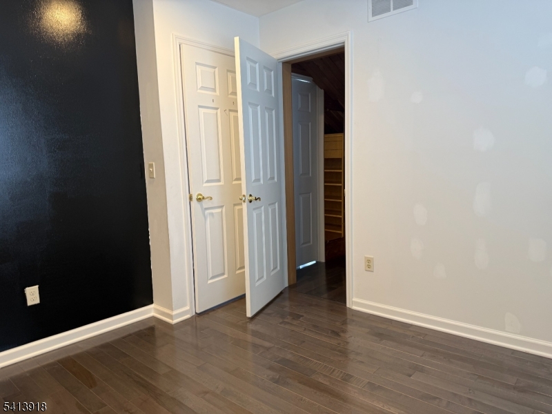 10 Exeter Road Bedminster, NJ 07921 - Photo 12 of 14