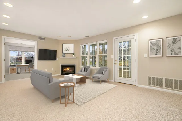 $299,900 | 1631 Weatherstone Drive, Ann Arbor, MI 48108