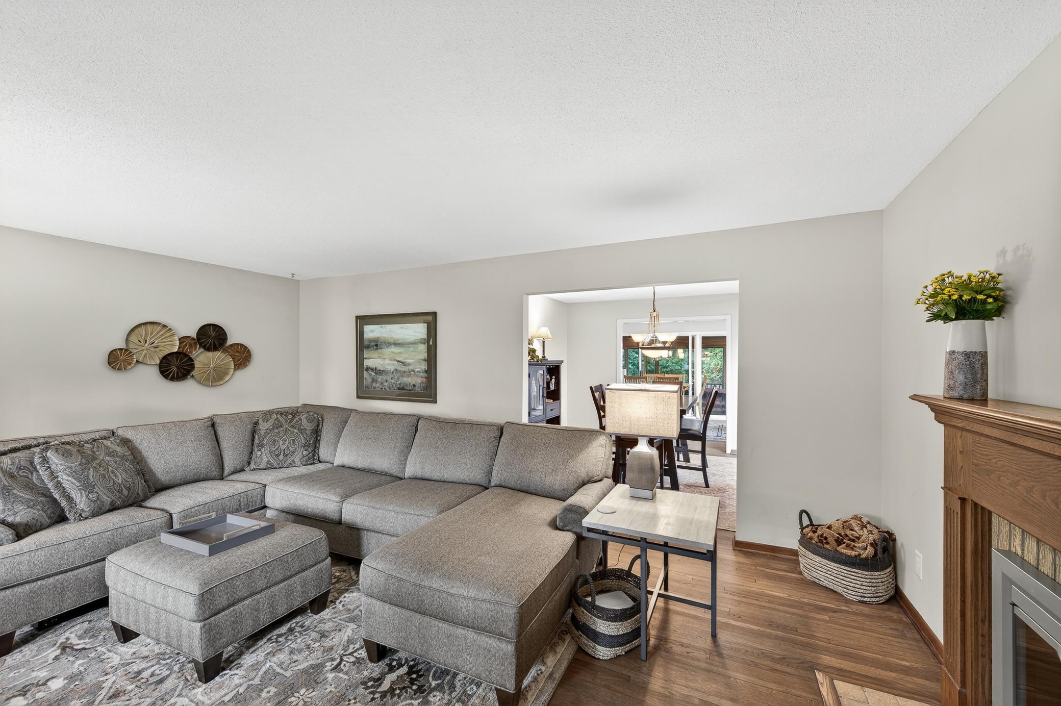 5512 Hillside Court Edina, MN 55439 - Photo 13 of 98