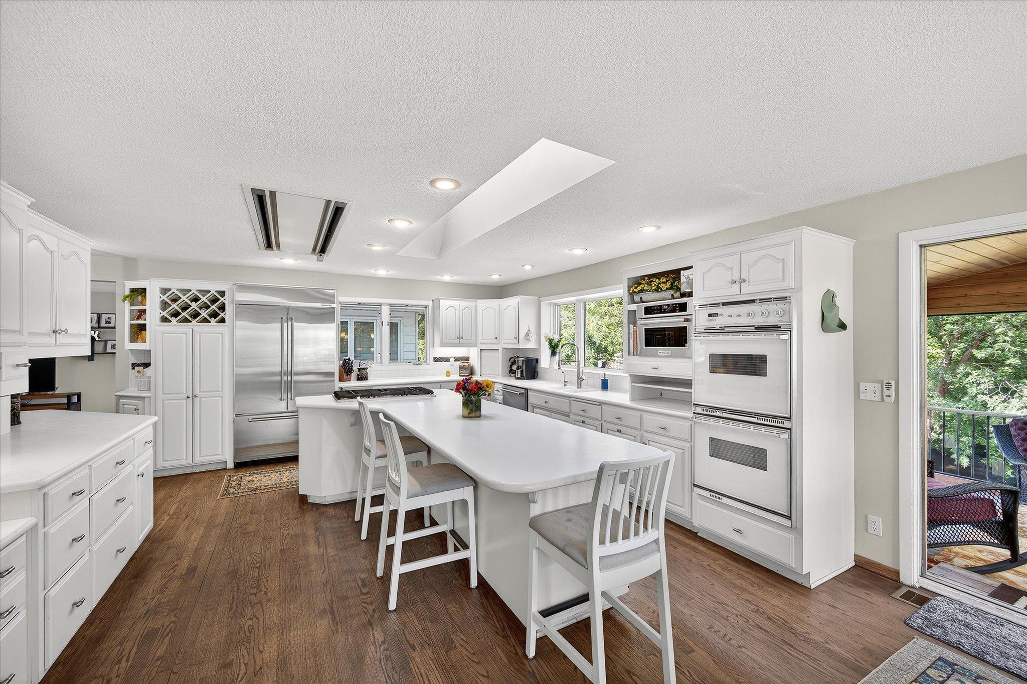 5512 Hillside Court Edina, MN 55439 - Photo 27 of 98