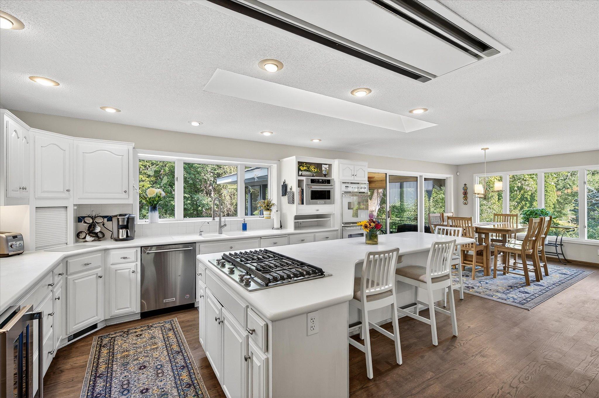 5512 Hillside Court Edina, MN 55439 - Photo 28 of 98