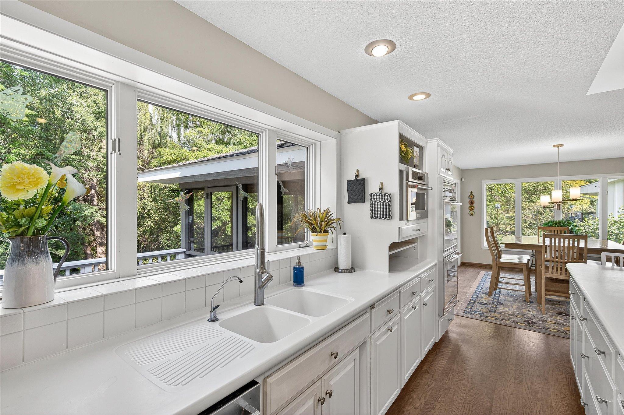 5512 Hillside Court Edina, MN 55439 - Photo 30 of 98