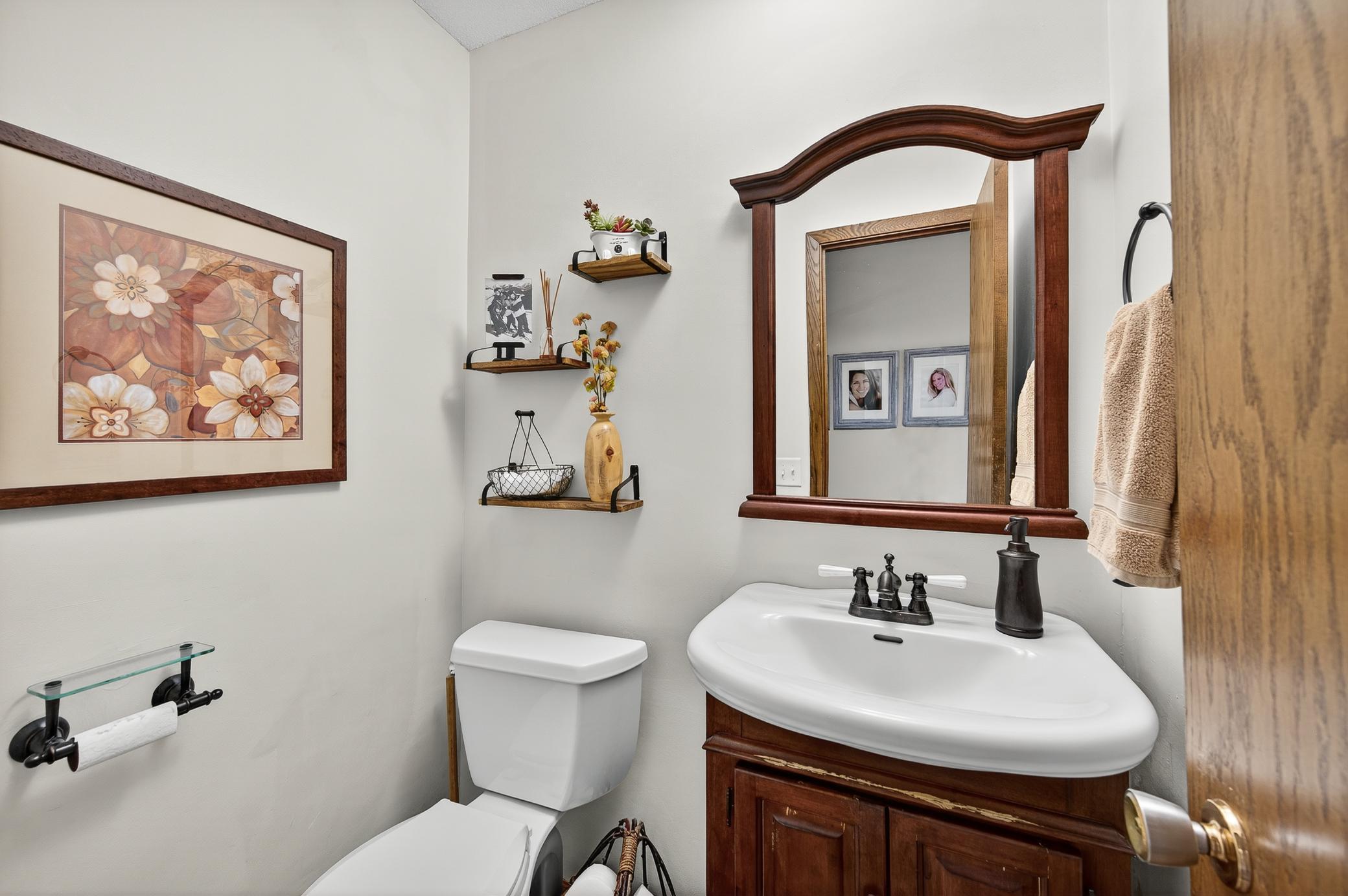 5512 Hillside Court Edina, MN 55439 - Photo 33 of 98