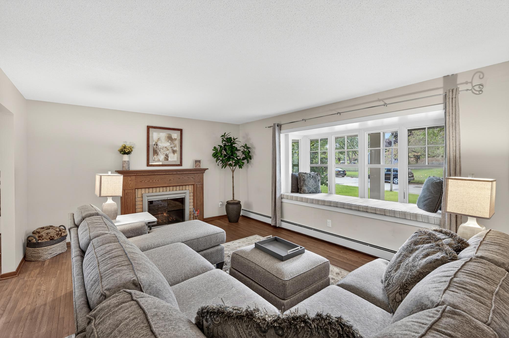 5512 Hillside Court Edina, MN 55439 - Photo 10 of 98