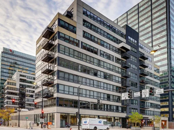 $594,900 | 130 South Canal Street, Unit 9F, Chicago, IL 60606