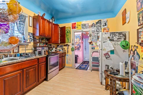 a view of a walk in closet
