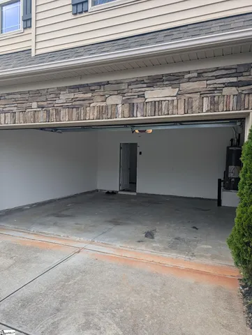 $2,300 | 212 Werninger Court, Greer, SC 29650