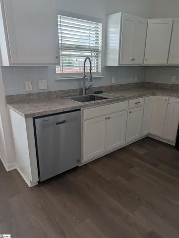 $2,300 | 212 Werninger Court, Greer, SC 29650