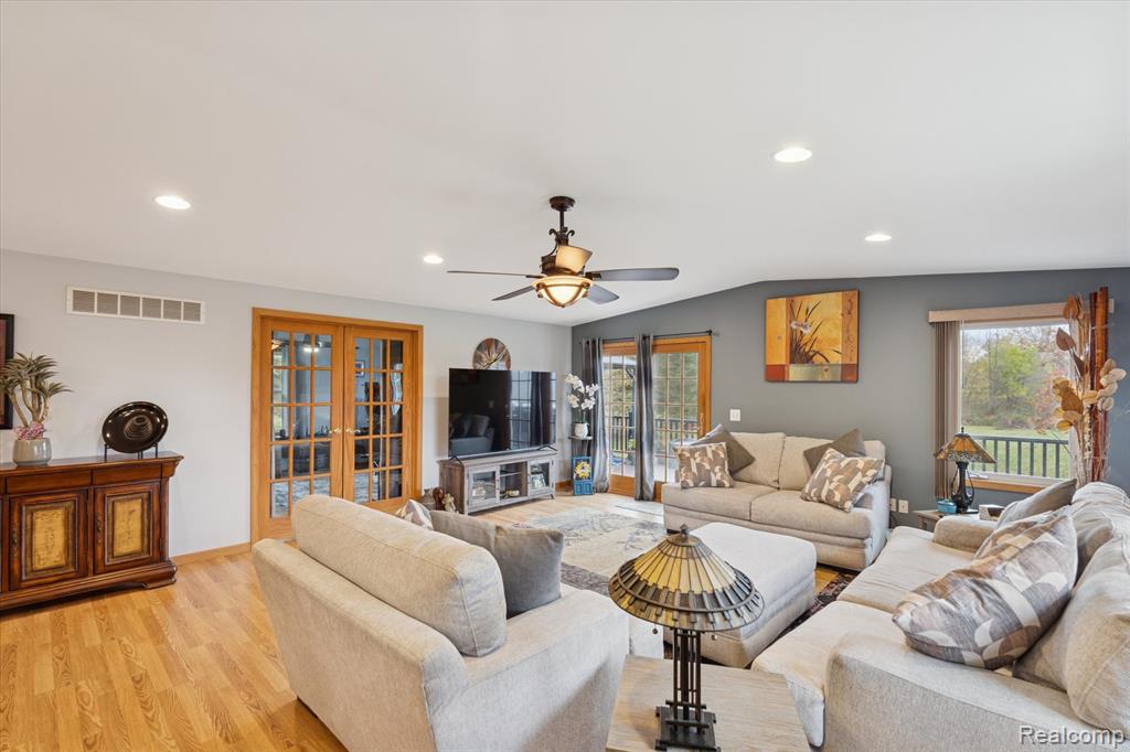 7233 West Lange Road Fowlerville, MI 48836 - Photo 10 of 55