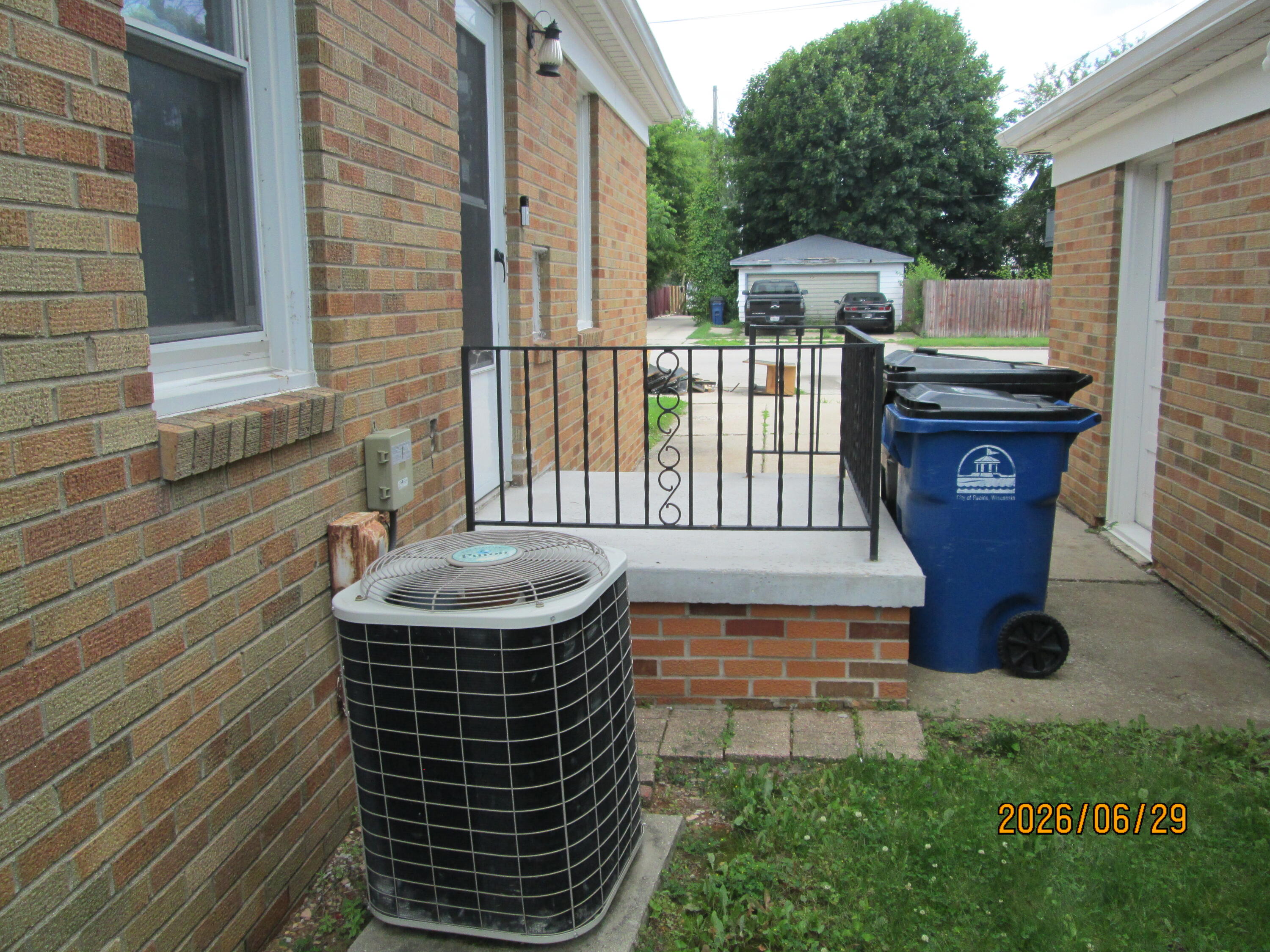 3217 Caledonia Street Racine, WI 53402 - Photo 7 of 37 IMG_2910