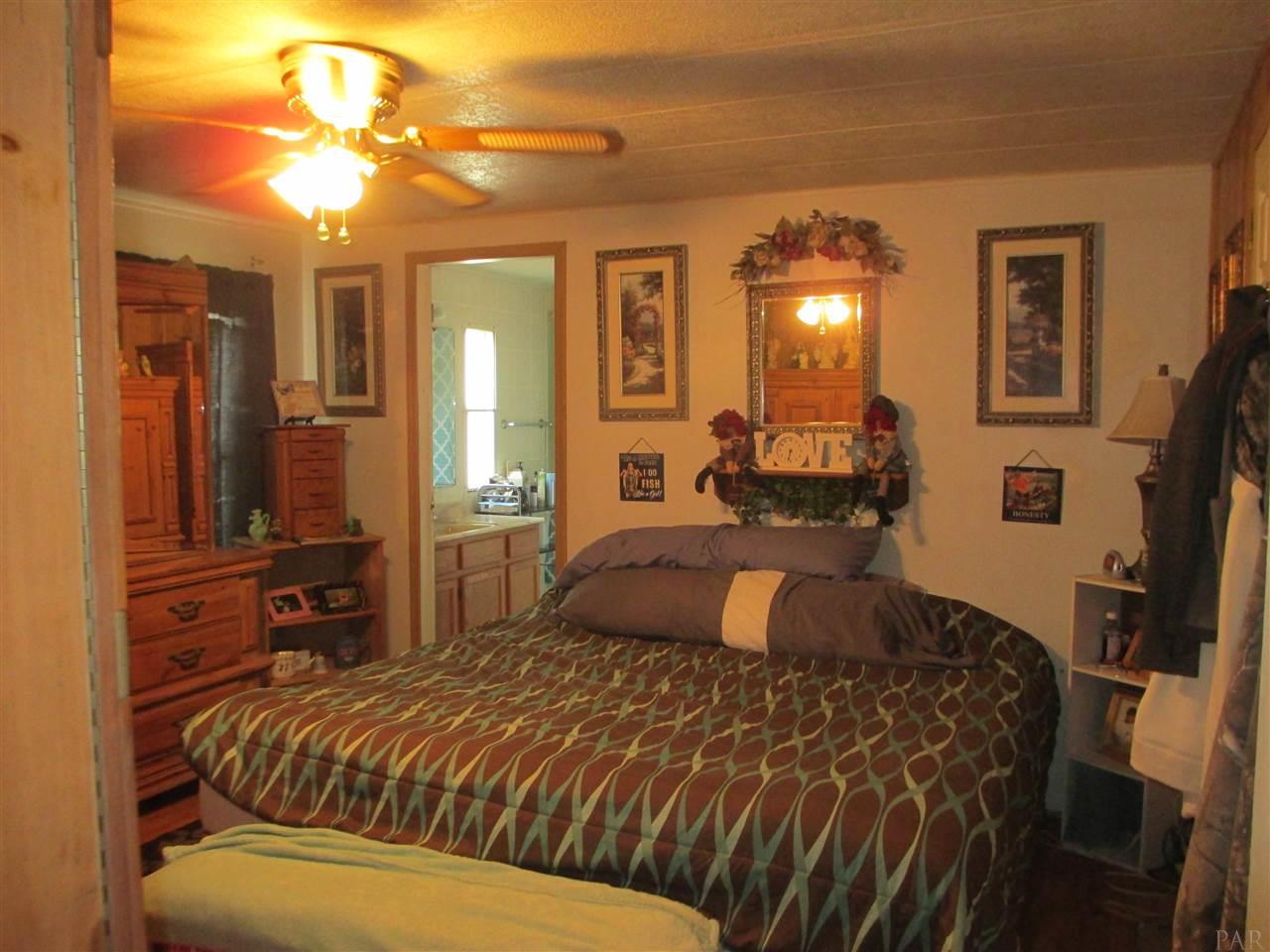 7944 Parker Road Milton, FL 32570 - Photo 11 of 29 Gallery Image 11