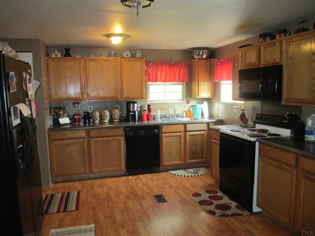 7944 Parker Road Milton, FL 32570 - Photo 3 of 29 Gallery Image 3