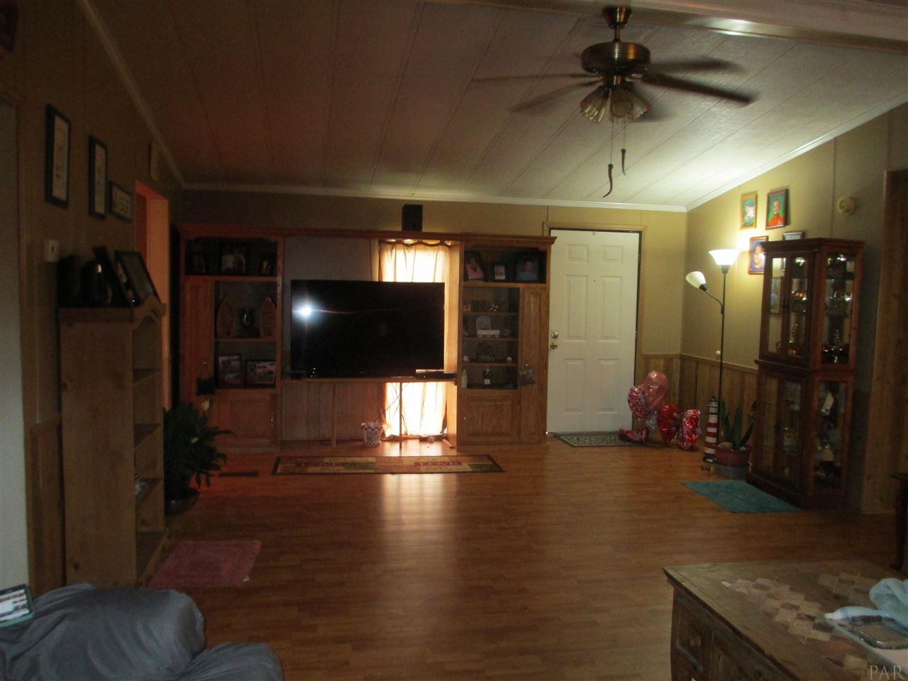7944 Parker Road Milton, FL 32570 - Photo 10 of 29 Gallery Image 10