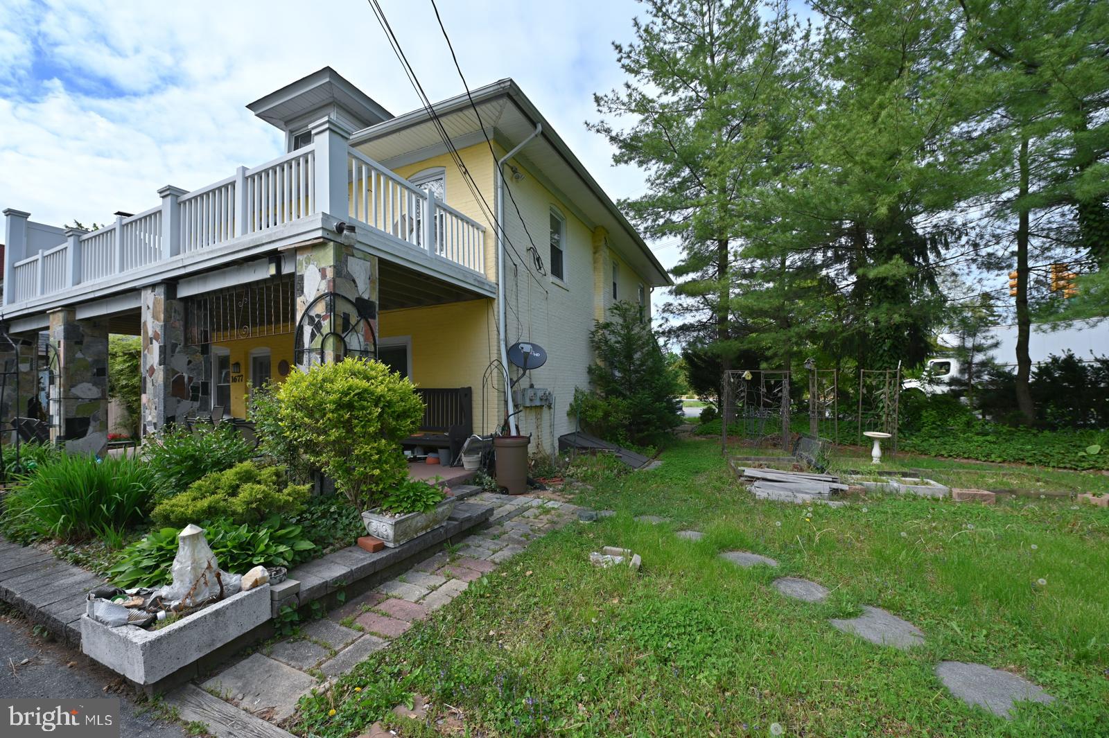1669 Old Schuylkill Road Spring City, PA 19475 - Photo 3 of 44