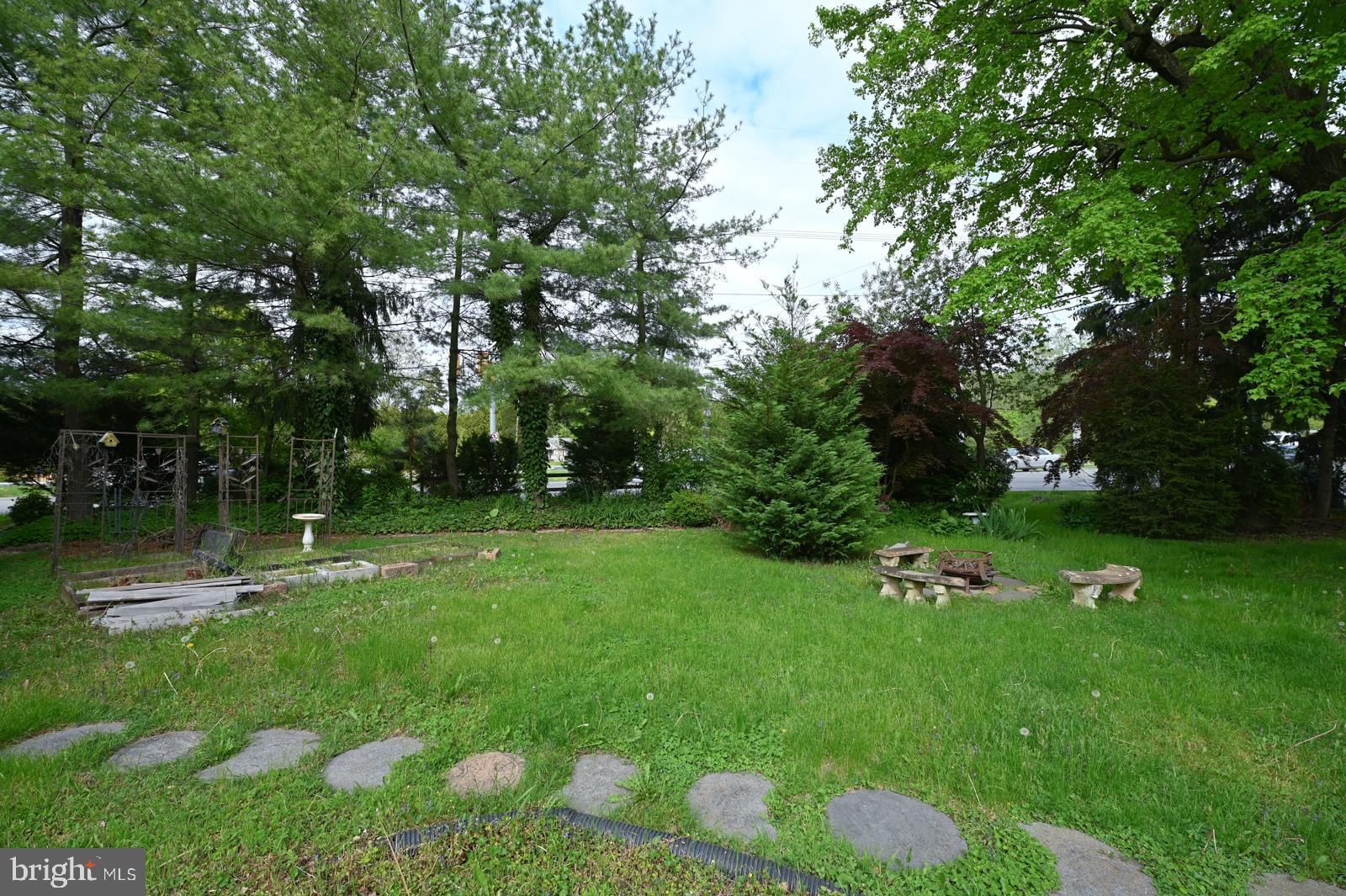 1669 Old Schuylkill Road Spring City, PA 19475 - Photo 4 of 44