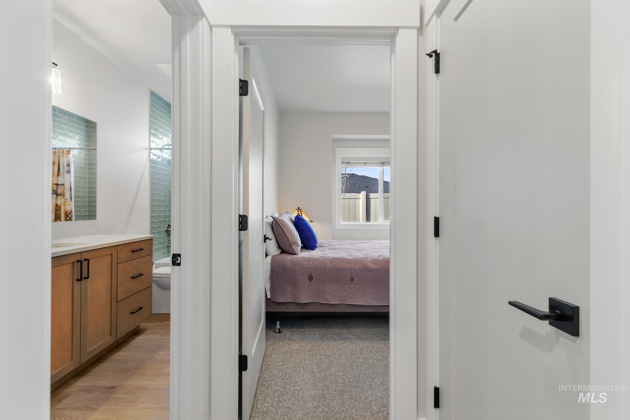 9864 West Aviara Street Star, ID 83669 - Photo 7 of 40 View of corridor