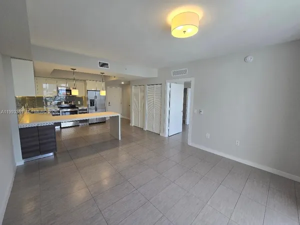 $2,825 | 117 Southwest 10th Street, Unit 2105, Miami, FL 33130