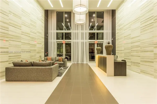 $2,825 | 117 Southwest 10th Street, Unit 2105, Miami, FL 33130