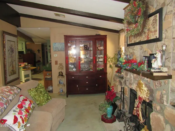 a view of entryway front of a house