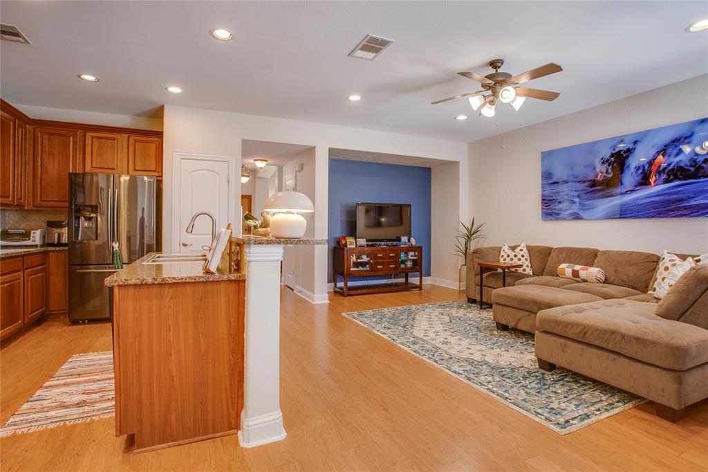6838 Deseo Irving, TX 75039 - Photo 13 of 30