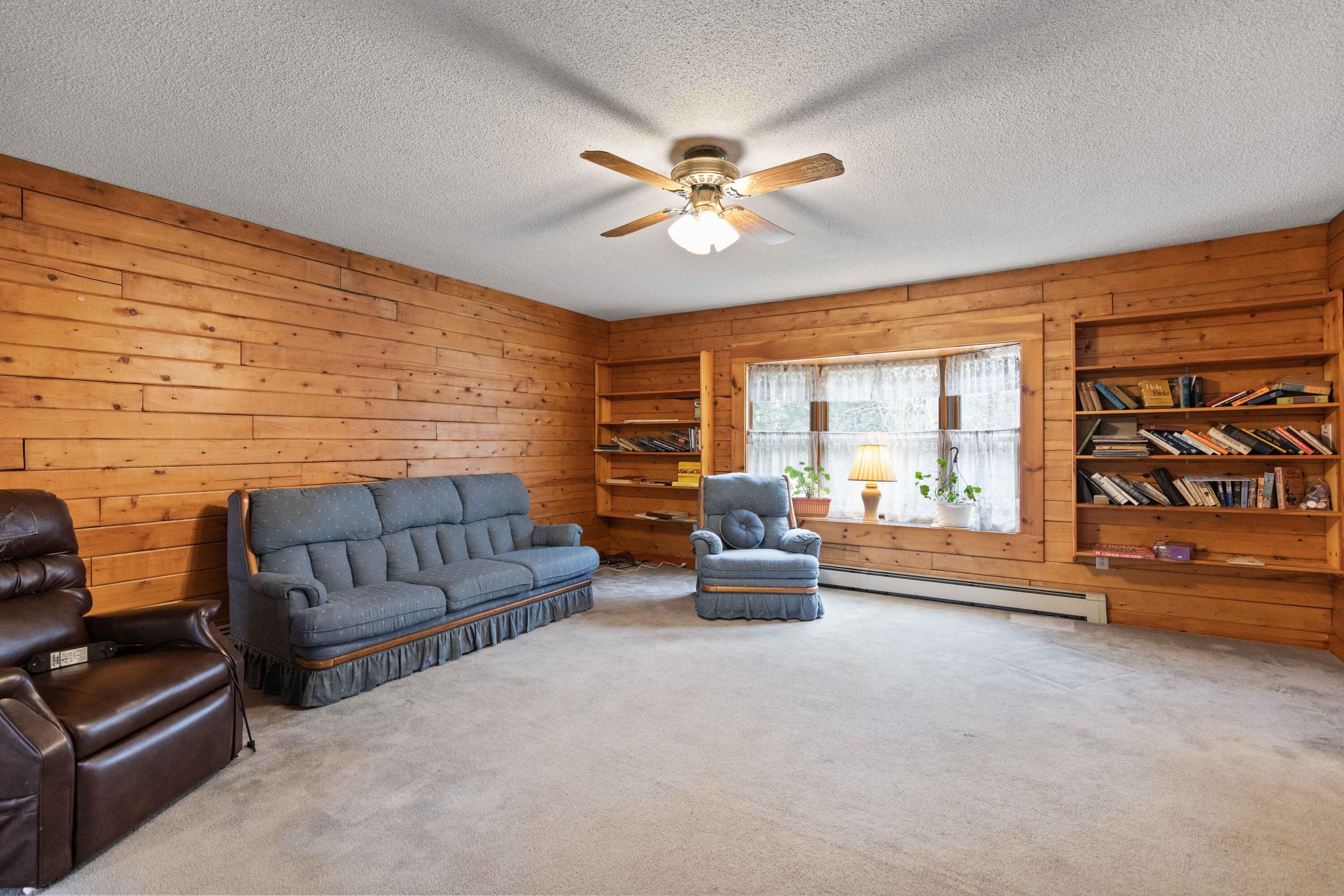 323 Portland Road Gray, ME 04039 - Photo 5 of 28 323 Portland Road Gray-002