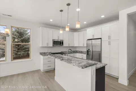 $875,000 | 1 Eagle Claw Circle, Glenwood Springs, CO 81601