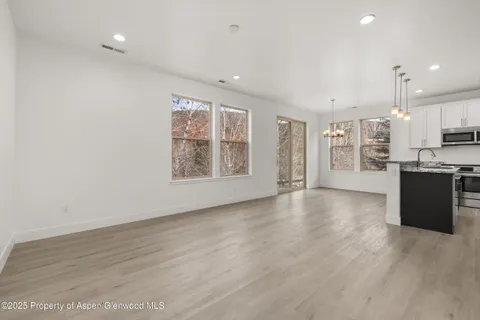 $875,000 | 1 Eagle Claw Circle, Glenwood Springs, CO 81601