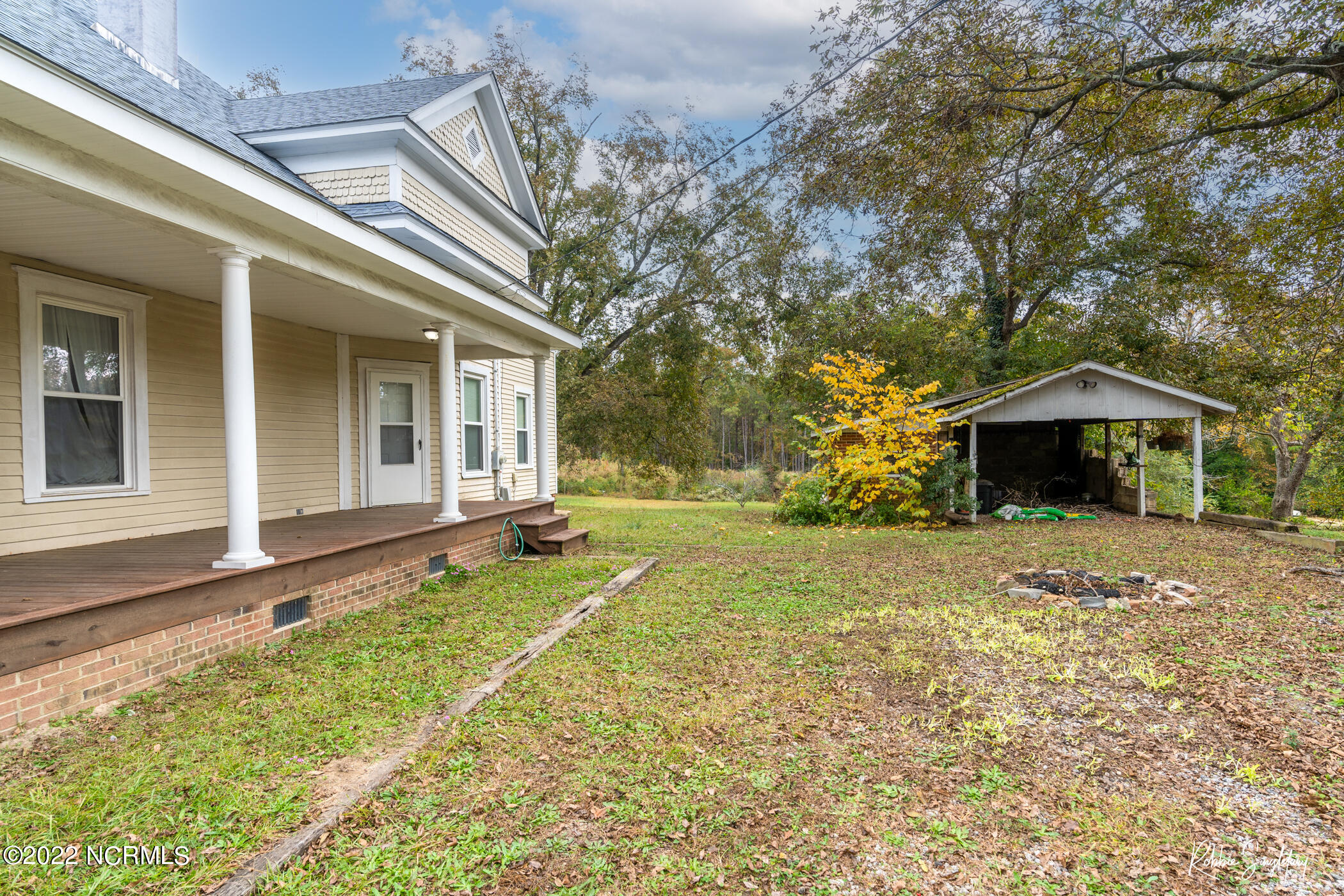 142 Northam Road Rockingham, NC 28379 - Photo 4 of 32 AA327C1C-431A-4EFE-B9E3-20918B6C845D