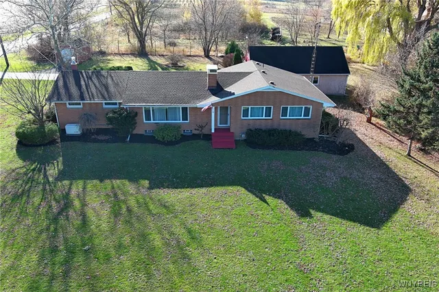 $389,000 | 2000 Maple Road, Wilson, NY 14172