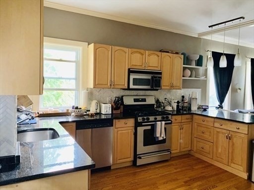 18 Hunt Street, Unit 2 Watertown, MA 02472 - Photo 3 of 15