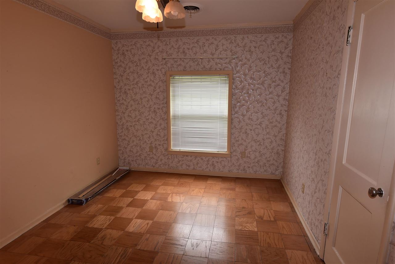 3282 Rochester Road Memphis, TN 38109 - Photo 9 of 21 a view of empty room with window