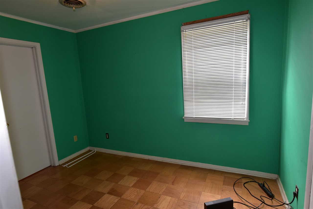 3282 Rochester Road Memphis, TN 38109 - Photo 10 of 21 a view of a room with toys and a window