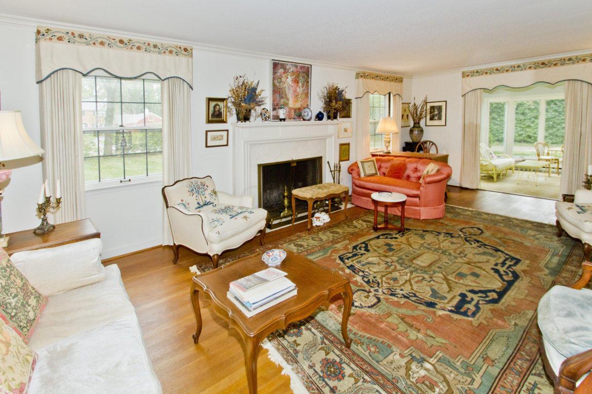 439 South Harding Road Columbus, OH 43209 - Photo 4 of 39