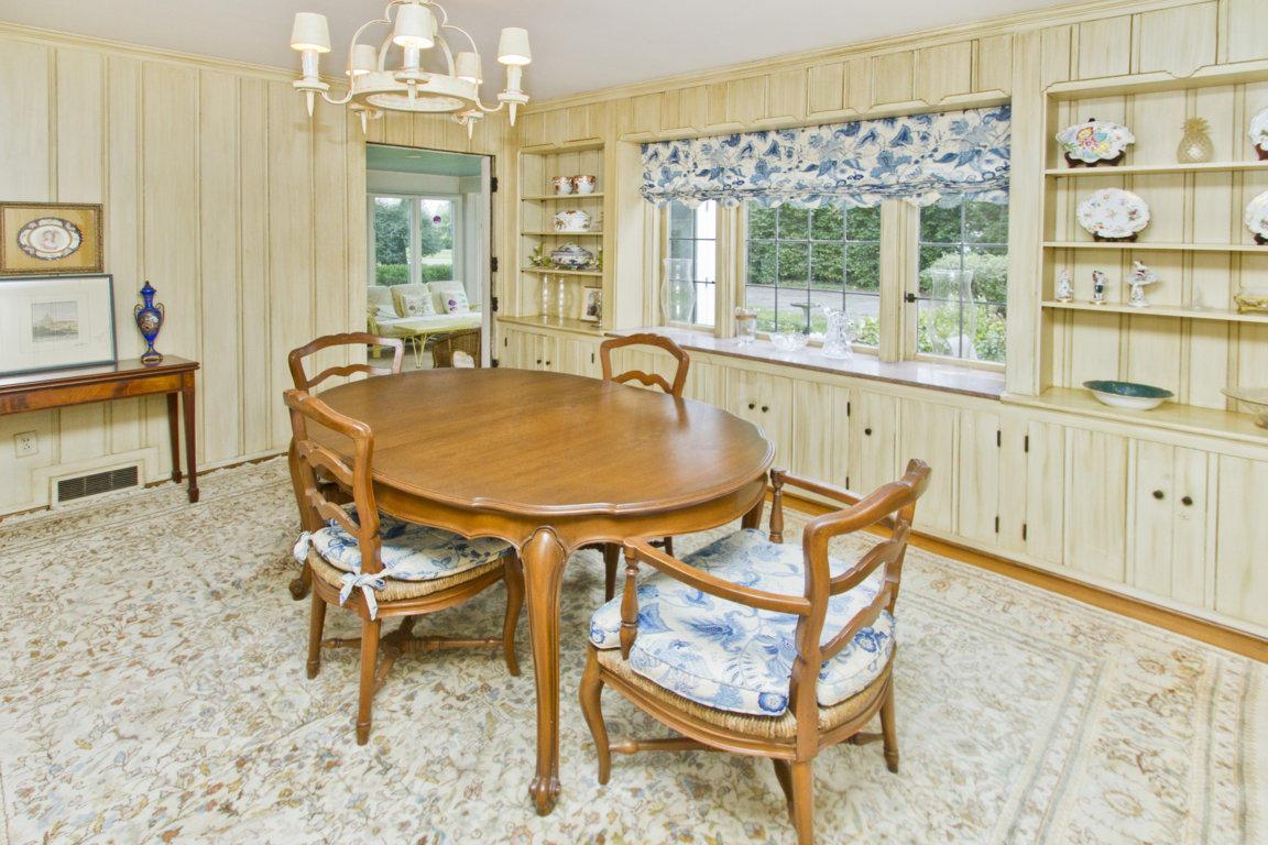 439 South Harding Road Columbus, OH 43209 - Photo 5 of 39