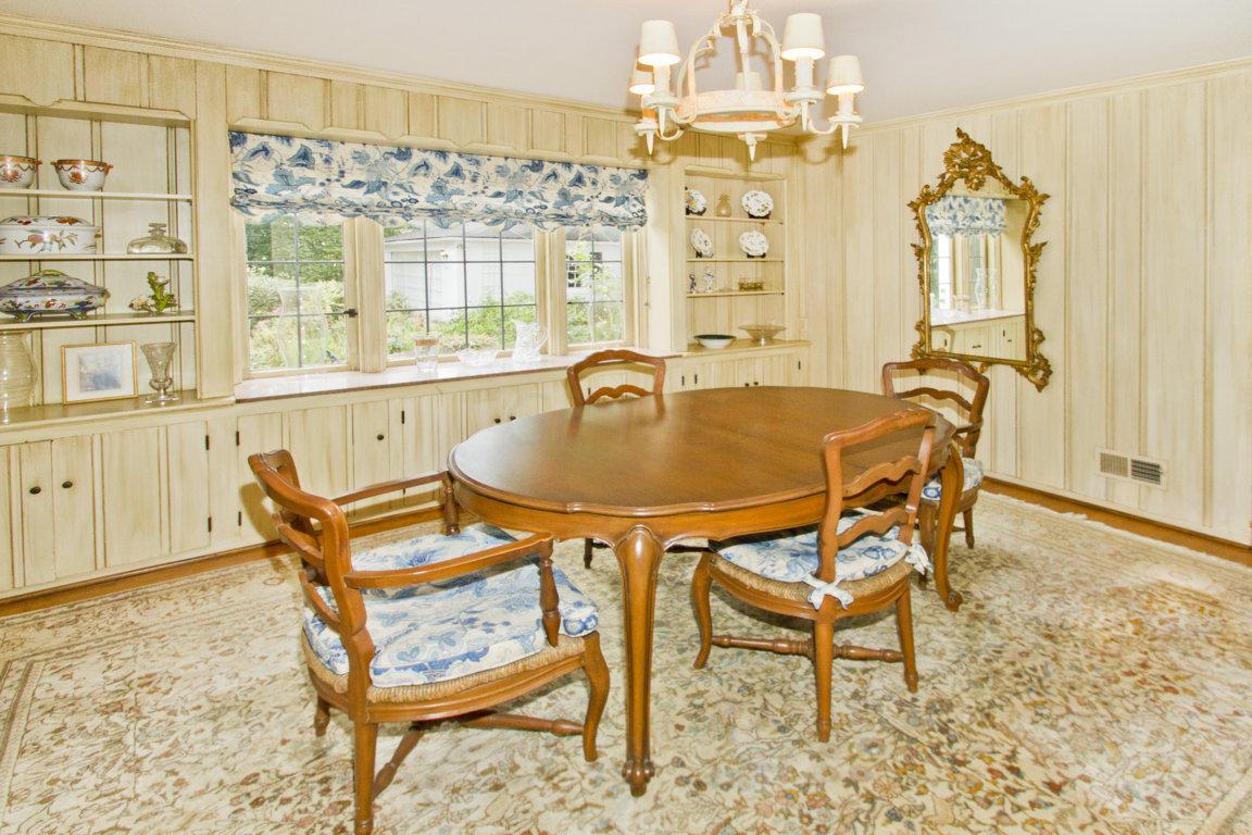 439 South Harding Road Columbus, OH 43209 - Photo 6 of 39