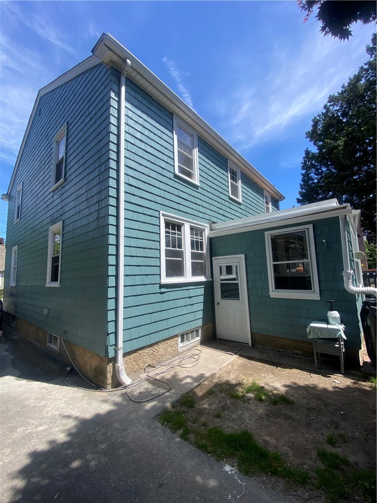 40 Amherst Avenue Pawtucket, RI 02860 - Photo 6 of 26