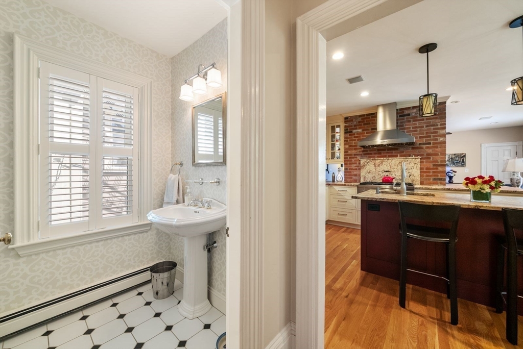 51 Chestnut Street Boston, MA 02129 - Photo 13 of 40