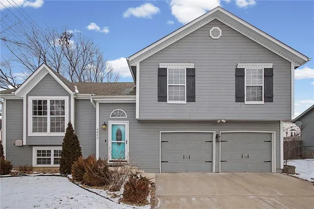 $319,990 | 4803 Northwest Pennington Lane, Blue Springs, MO 64015