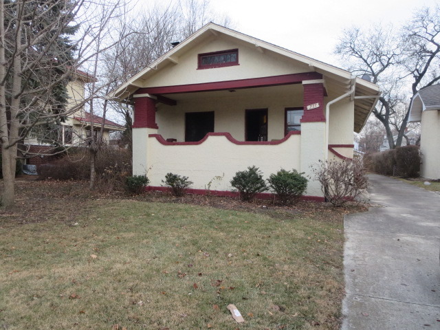 233 Olmsted Road Riverside, IL 60546 - Photo 2 of 20