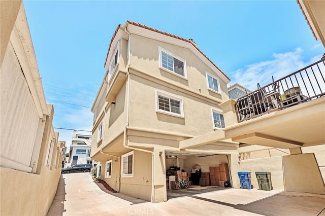 $7,800 | 1042 7th Street, Hermosa Beach, CA 90254