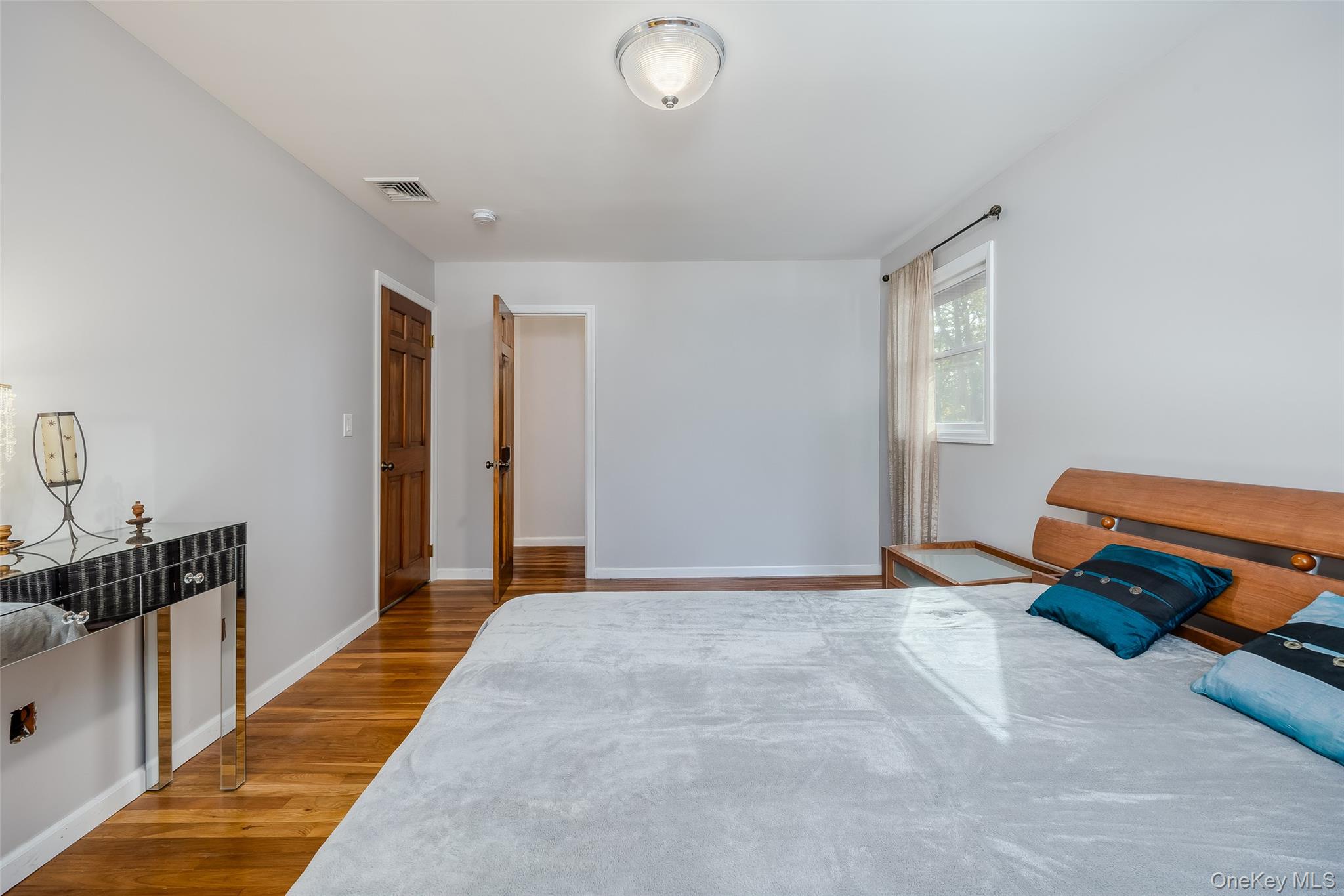 3 Earl Road Melville, NY 11747 - Photo 26 of 35